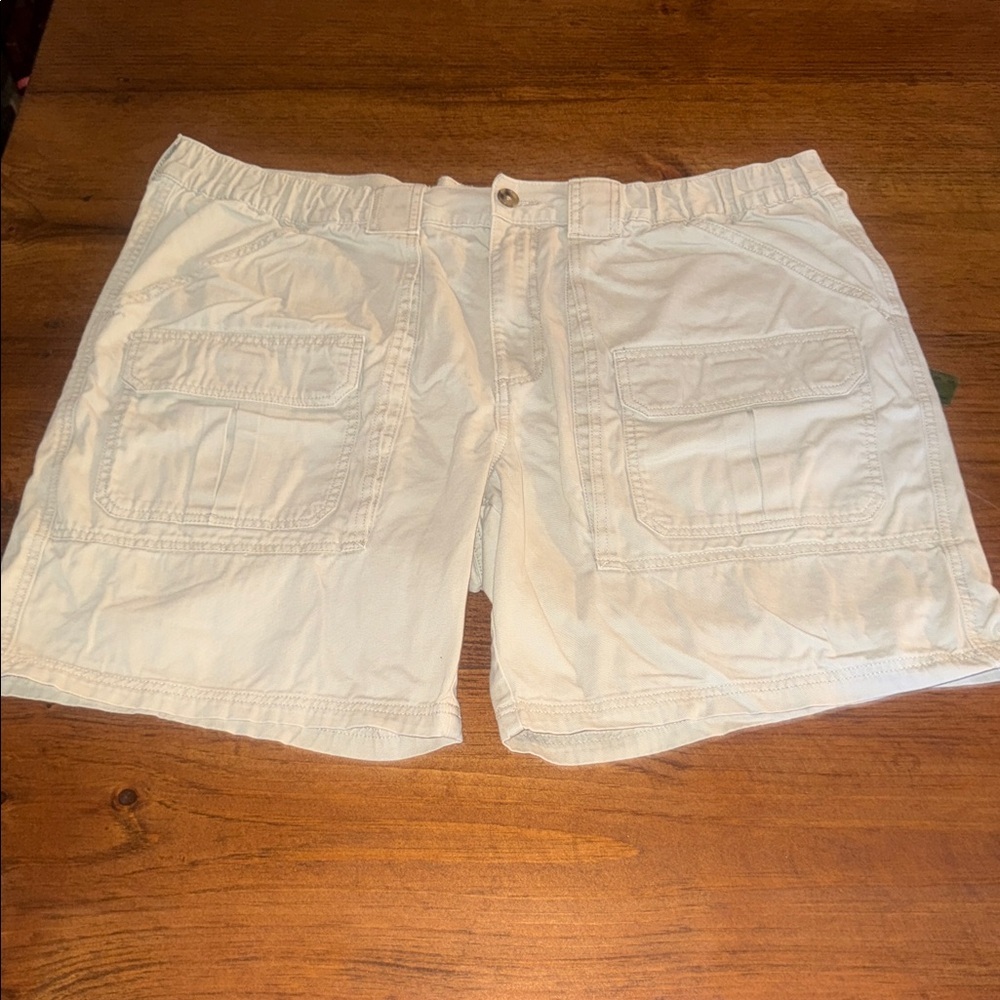 Croft & Barrow Men's Light Tan Cargo Shorts